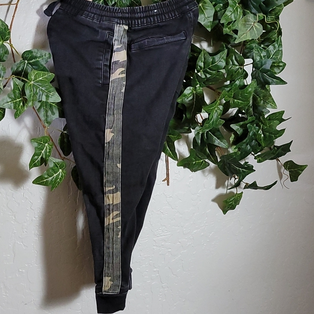 STEM Haram Jean Camo Tuxedo Stripe 6